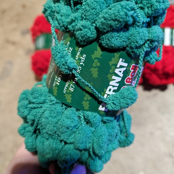 12 balls of pom-pom yarn - Picture 5 of 5